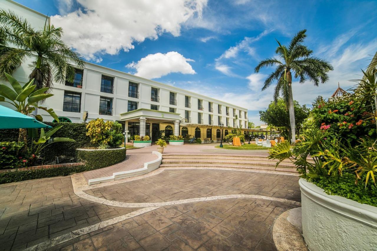 The Knutsford Court Hotel Kingston Exterior photo